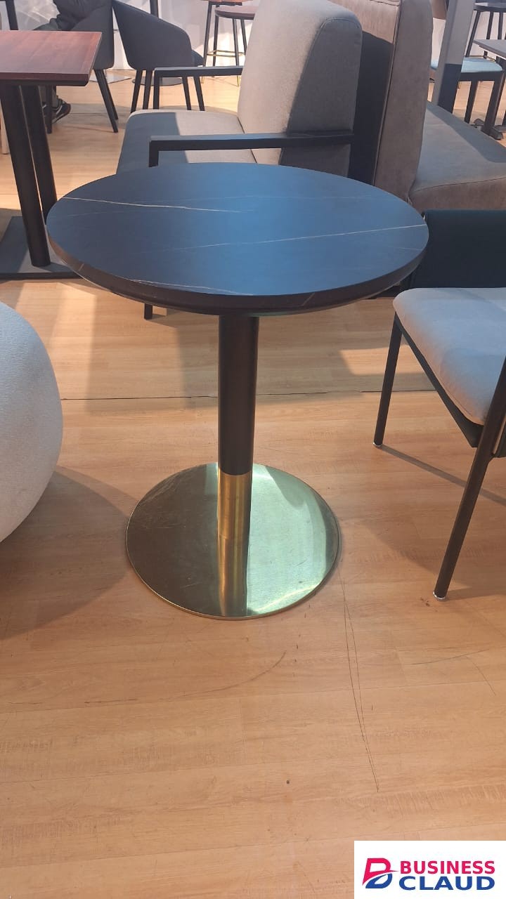 Round Table