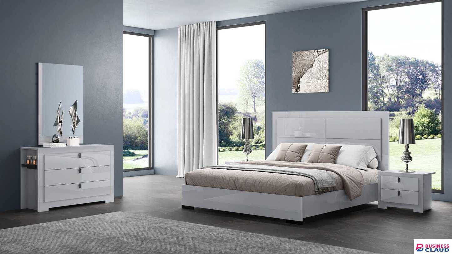 Hillcott King Bed + 2 Bedsides