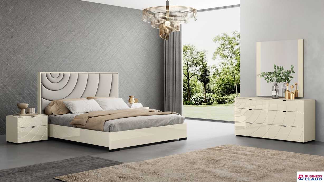 Rencott King Bed + 2 Bedsides
