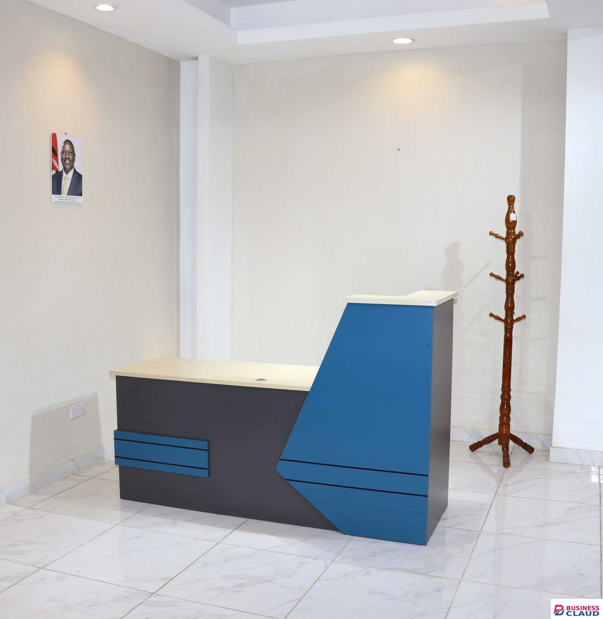 2M Reception desk