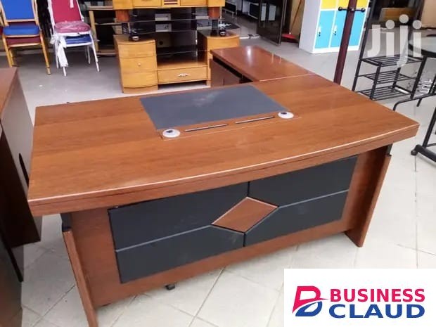1.6M Managerial Desk