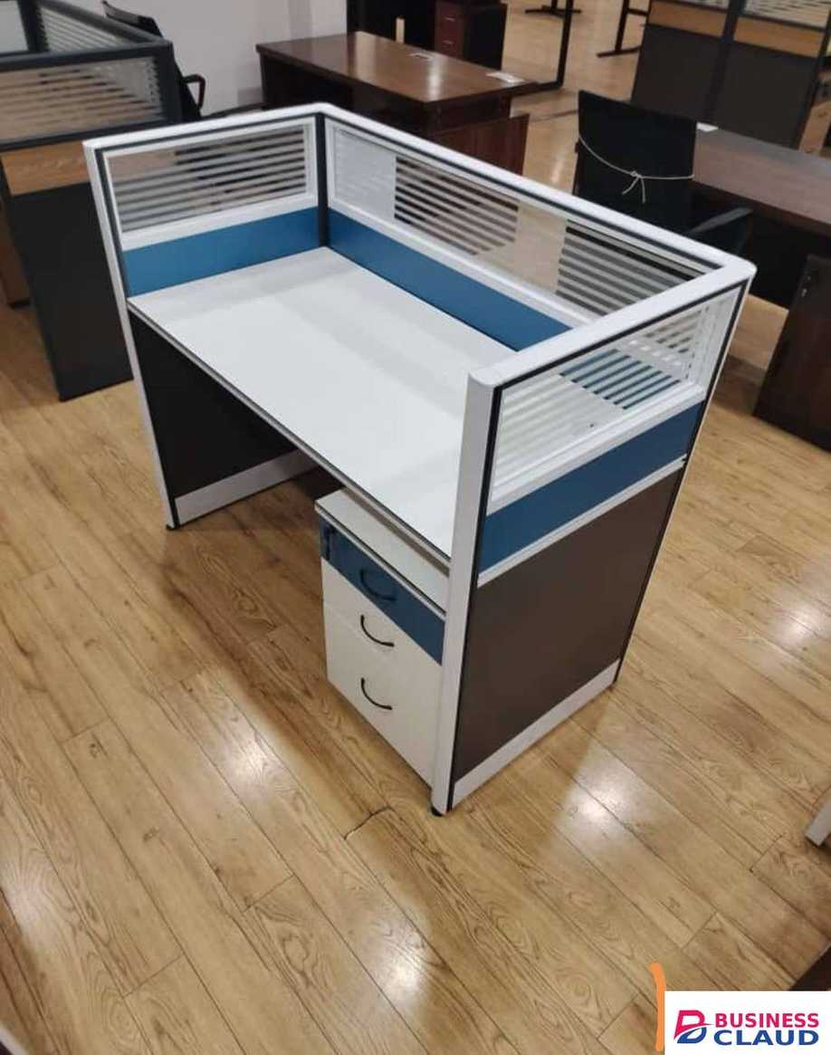 1 Way Workstation