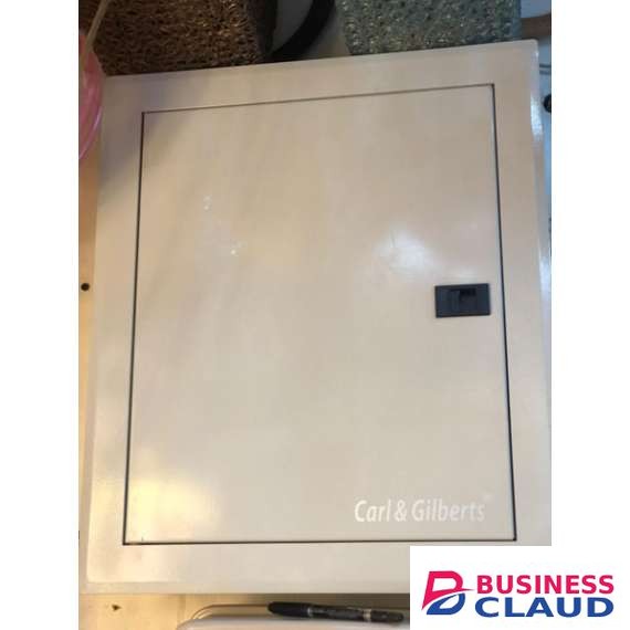Carl and Gilberts 12 Way Distribution Board
