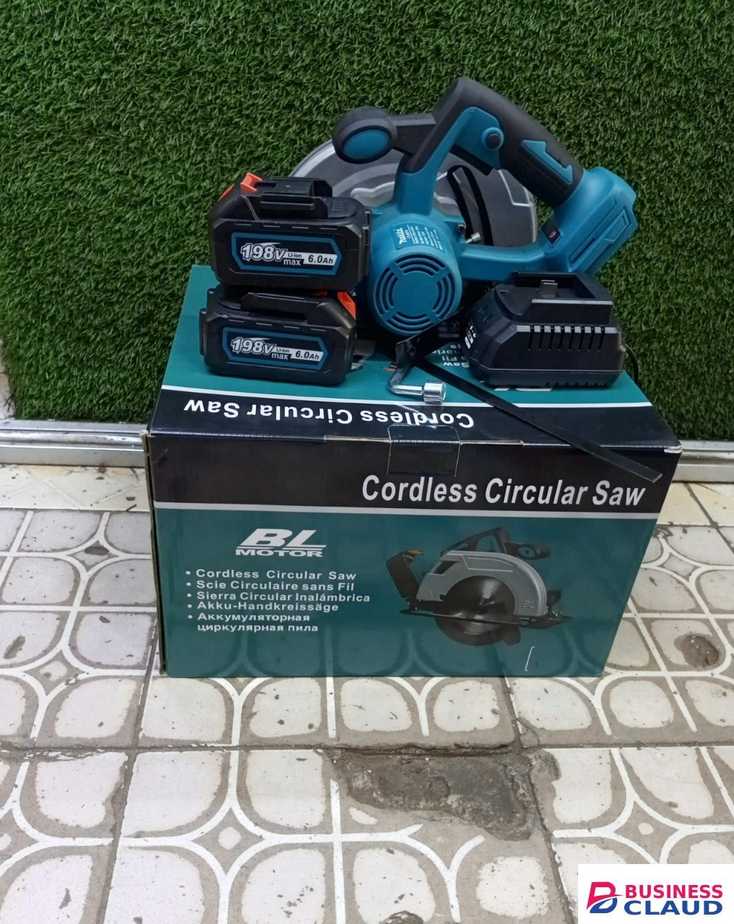 Makita Cordless circular saw