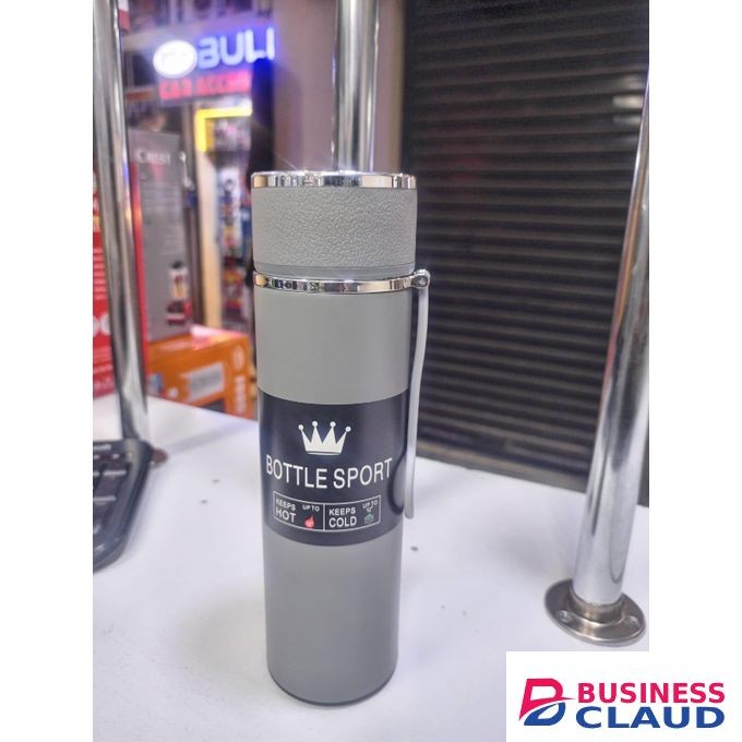 Hot and Cold Vacuum Bottle Insulated Thermos for Beverages Keep your drinks at the perfect temperature all day with this 500 ml.