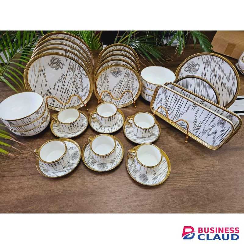 32Pcs Gold Serif Ceramic Dinner Set