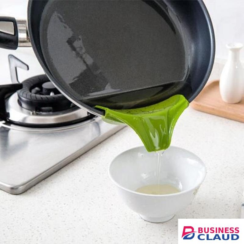 Green Shapely Silicone Pot Pourer - 2 Pcs