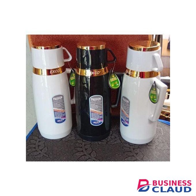 Elegant Vacuum Flask with Handle – 1.8l Perfect for tea, coffee, water, or cold beverages. Keep your beverages hot or cold for hours with the Elegant Vacuum Flask