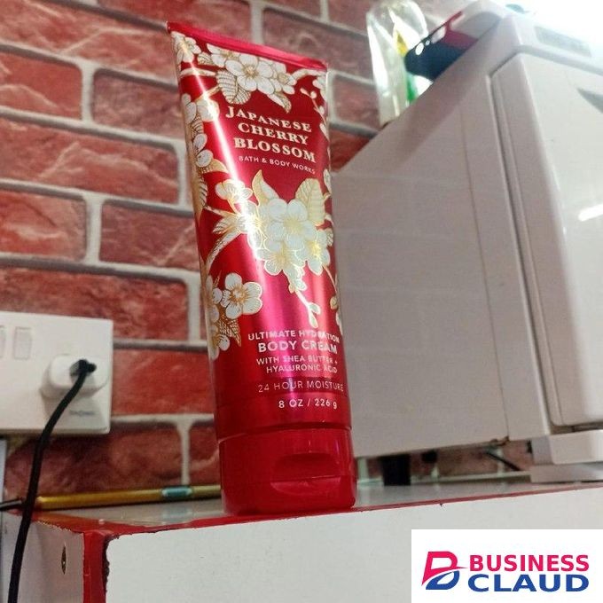 Bath & Body Works JAPANESE CHERRY BLOSSOM BODY CREAM