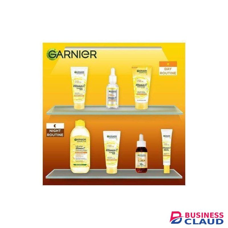 Garnier Even & Bright Cleansing Foam with Vitamin C and Lemon - Visibly Even, purifies and Restores Skin Glow, 100ml