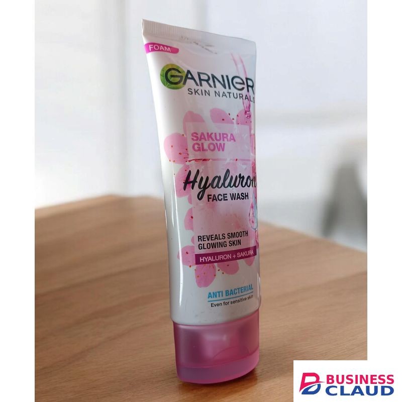 Beauty Sakura Glow Face Wash For Revealing Smooth Glowing Skin Garnıer
