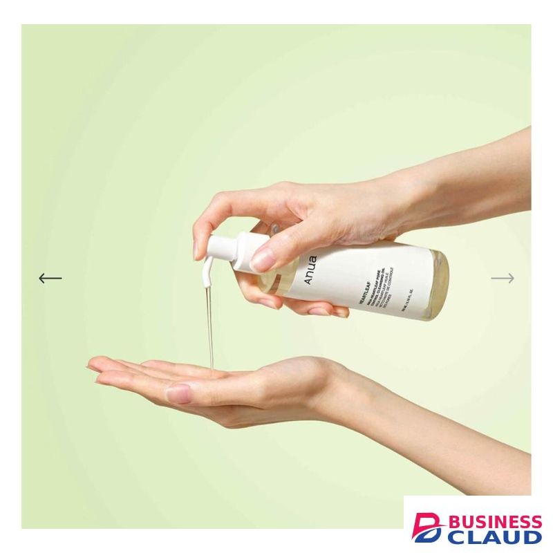Anua Pore Control Oil Cleanser- Clears pores & excess oil Removes makeup/sunscreen Prevents blackheads & congestion Balances skin’s oil–moisture Gentle daily formula