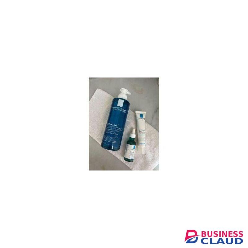 La Roche-Posay Breakout-Fighting Set – High Strength (Effaclar Cleanser + Effaclar Serum + Effaclar Duo Corrective Care)