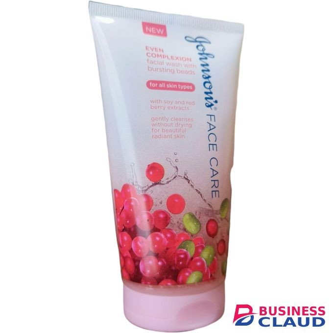 Johnson's Red Berry & Bursting Beads Even Complexion Facial Care Wash For All Skin Types