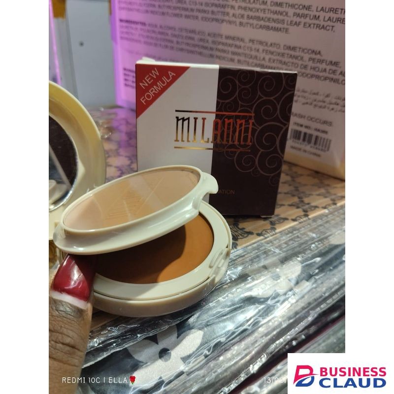 Beauty 2 IN 1 Matte Finish Powder With Foundation,Mirror & Makeup Sponge INSIDE