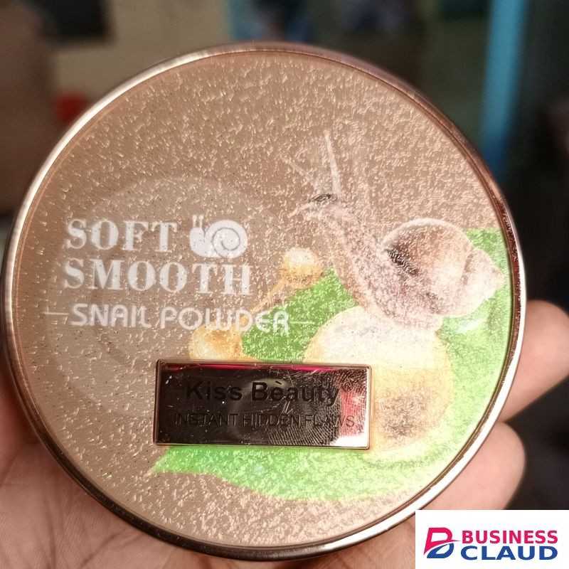 Kiss Beauty Flawless Matte Finish Powder Snail Powder With Foundation,Mirror & Makeup Sponge