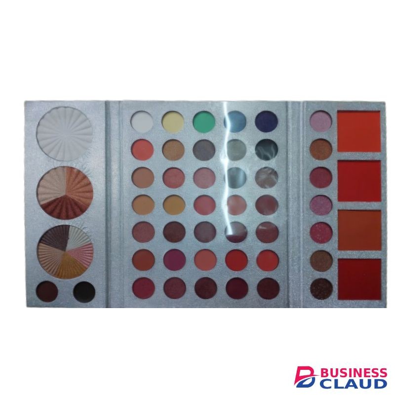 Nude Looking Good! 33 Playful Sassy Palette With Highlighter.