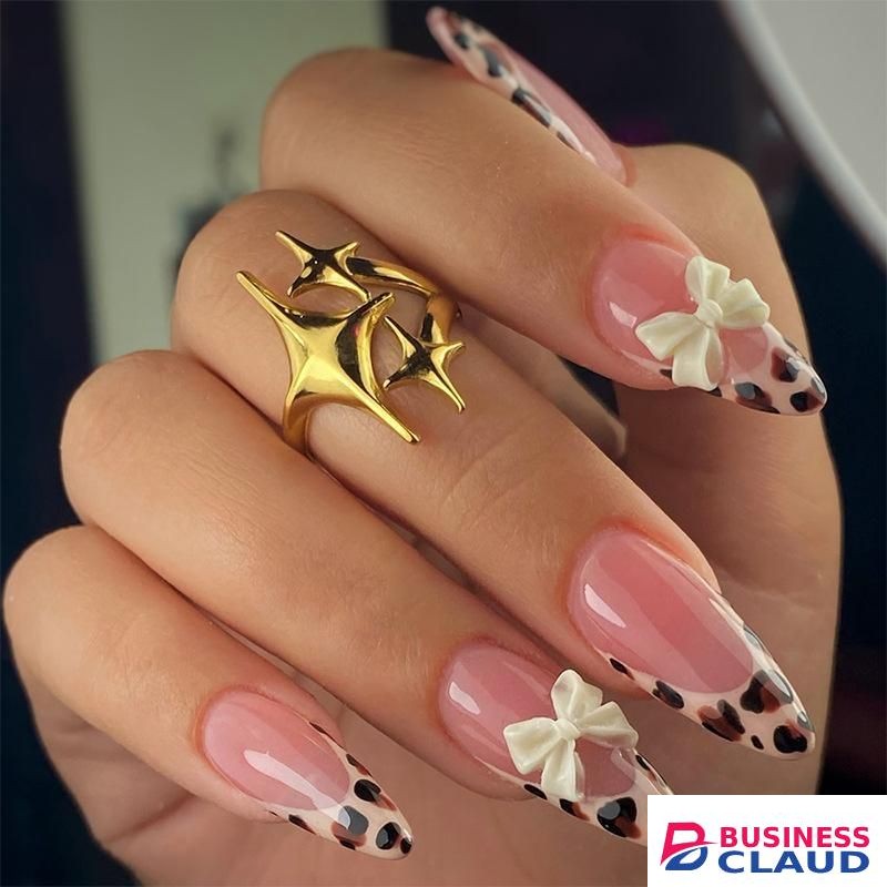 24 pieces of sweet and cool leopard print bow nail art, nude powder gradient almond wearing nail, removable