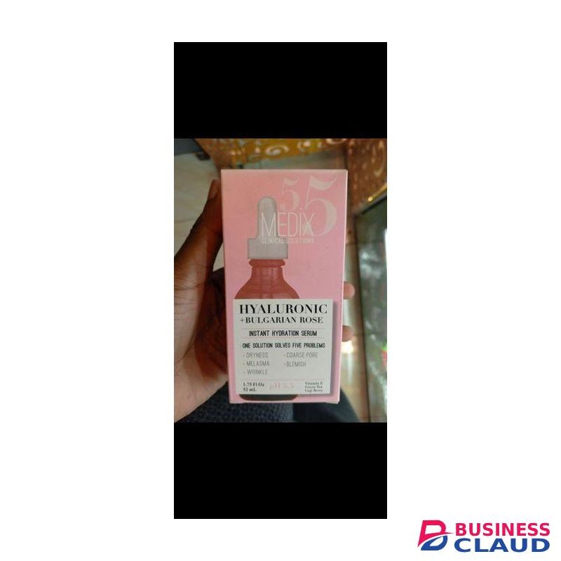 Medix 5.5 Hyaluronic + Bulgarian rose instant hydration serum