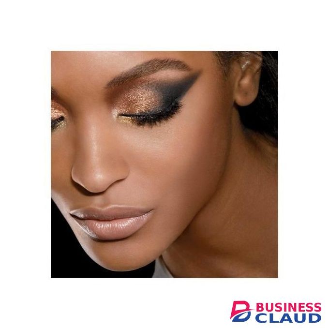 Maybelline Eye Shadow Palette, With Metallic Finish And Natural Ingredients, Easy To Apply, Full Coverage, Versatile, Unisex - The Nudes