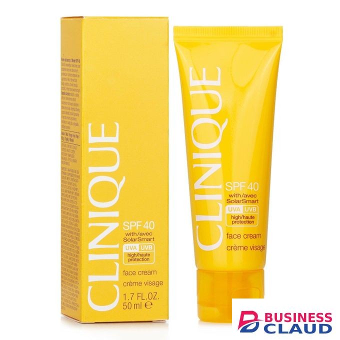 Clinique Face Cream Solar Smart With SPF 40 Sunscreen. Moisturizes, Prevent Formation Of Wrinkles, Dark Spots & Other Signs Of Aging, Protect Against Burning Effects Of UVA And UVB Rays & Anti-Aging