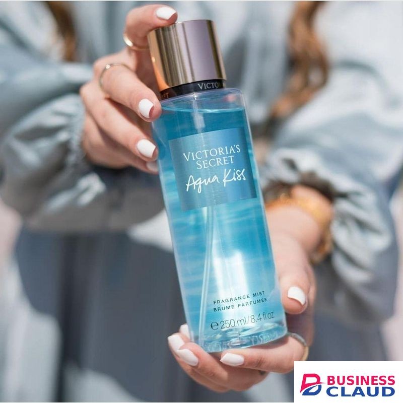 Victoria's Secret Aqua Kiss Body Mist Spray