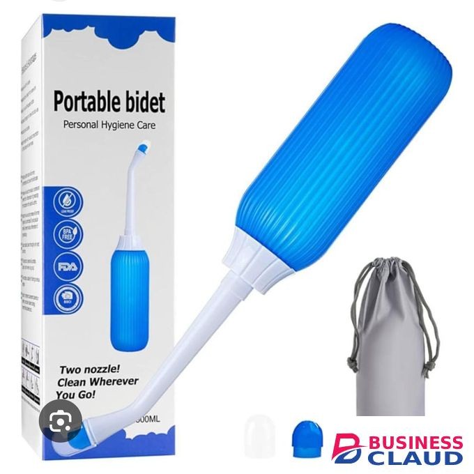 Portable Bidet for Personal Hygiene Care, 500ML Handheld Travel Bidet Sprayer, Manual Squeeze Peri Bottle for Postpartum Care and Camping, Leak-Proof Personal Cleansing Bottle with Long Nozzle