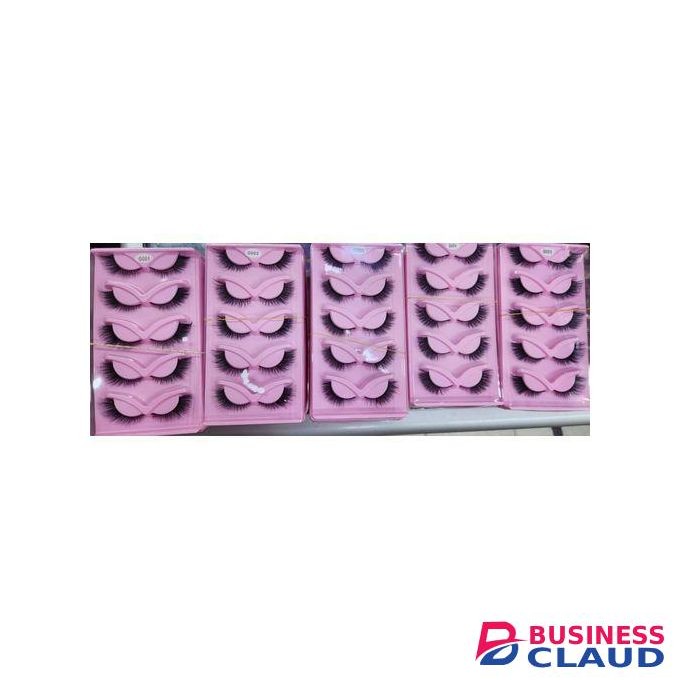 Girl Cat eye lashes