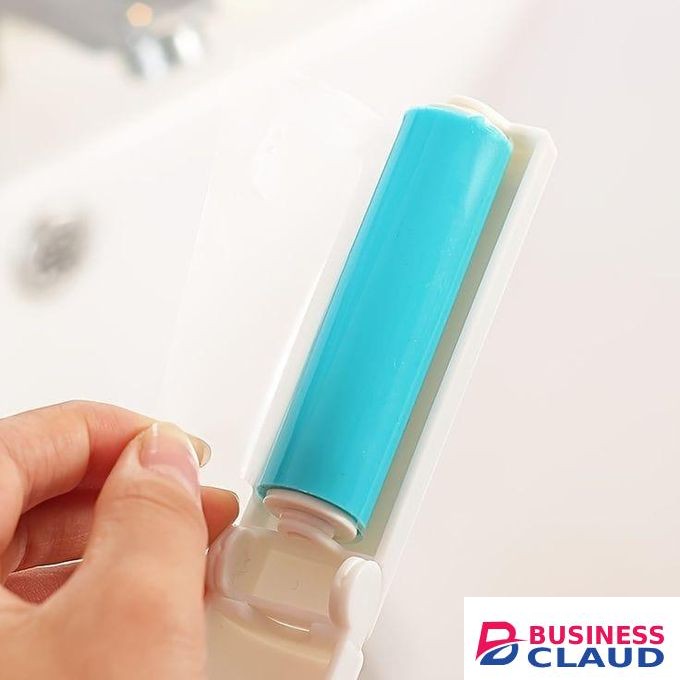 Rolling Lint Remover Reusable Sticky Roller for Clothes Dust Pet Hair Removal Portable Travel-Friendly Cleaner Eco-Friendly Plastic and TPR Design