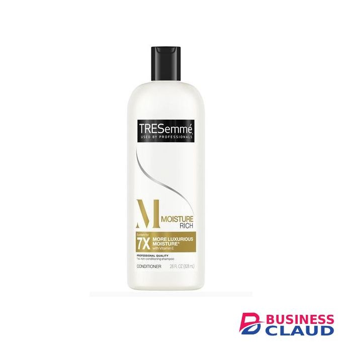 TRESemmé Moisture Rich Luxurious Conditioner,(828ml)