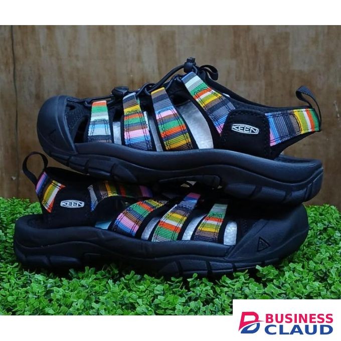 Black men keen open shoe