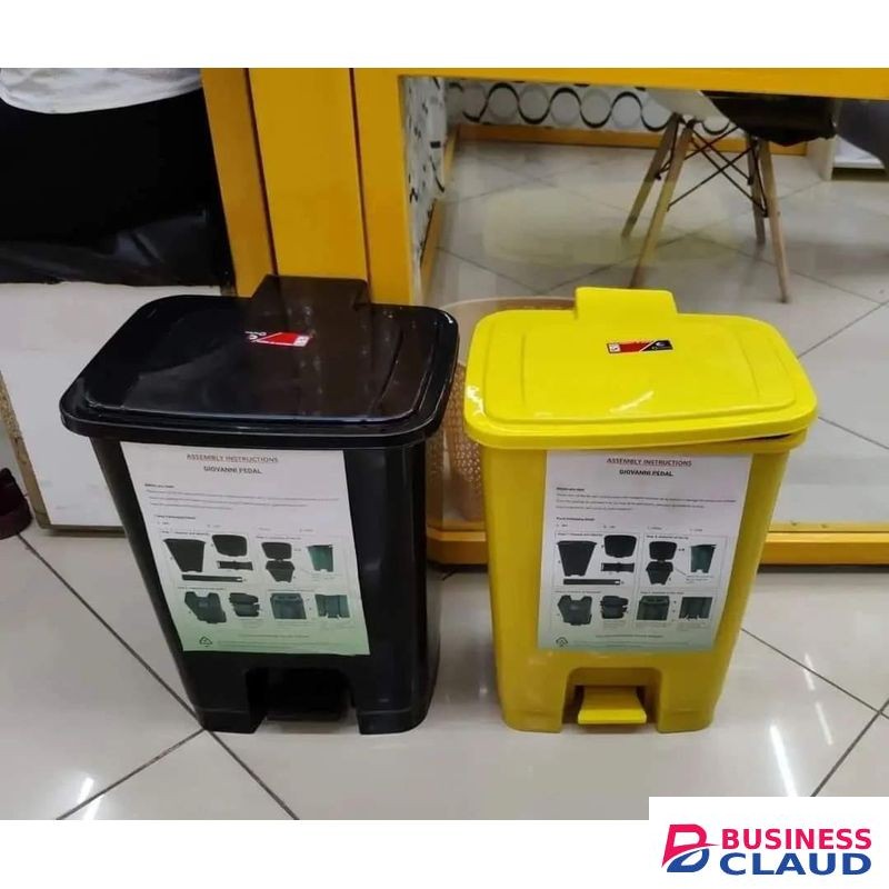 30 litre pedal bin (black, yellow, red)