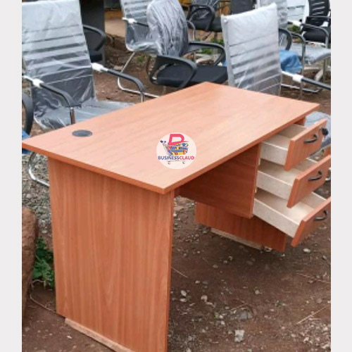 Supreme Office Desk with drawers