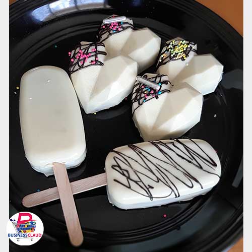 Set of Six Cake Hearts: Handcrafted Romantic Dessert for Special Occasions