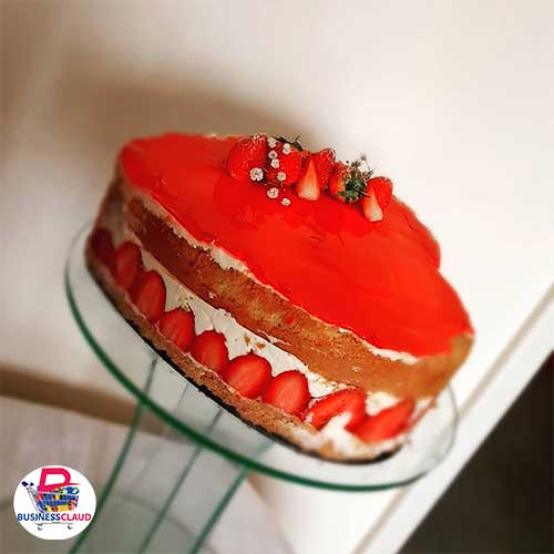 Irresistible Strawberry Cake Bursting with Fresh Flavor
