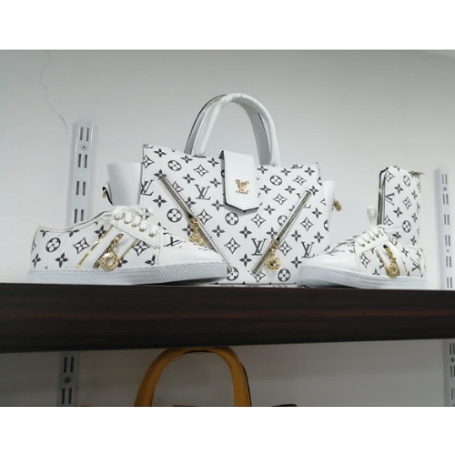 Hand bag, handbag and matching shoe